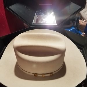 Stetson El Presidente cowboy hat with hat carrier